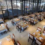 Aquacity Mountain View Szálloda 4*