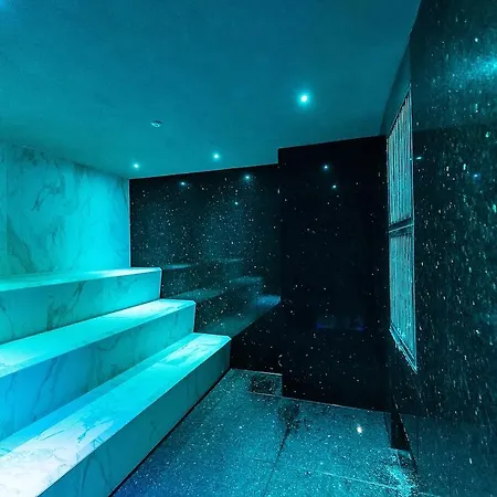 Aquacity Mountain View Hotel 4*
