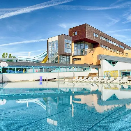 Aquacity Mountain View 4* Poprad