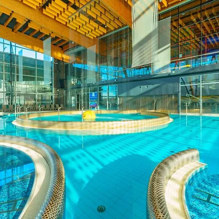 Hotel Aquacity Mountain View 4*