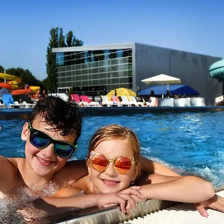 Hotel Aquacity Mountain View Poprad