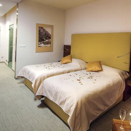 Hotel Aquacity Mountain View Poprad