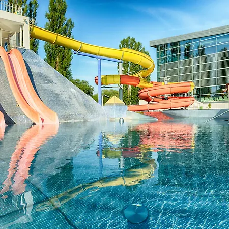 Aquacity Mountain View ホテル ポプラト