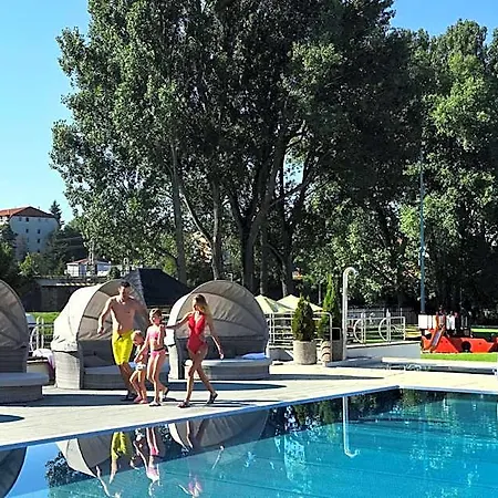 Aquacity Mountain View 4*