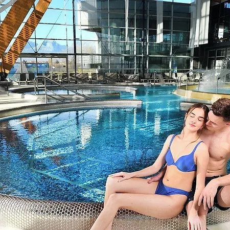 Aquacity Mountain View 4* بوبراد