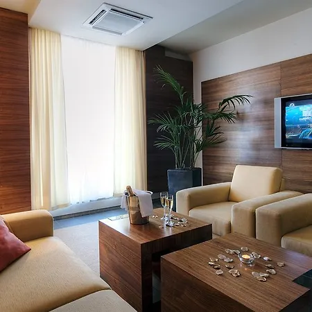 فندق Aquacity Mountain View 4*
