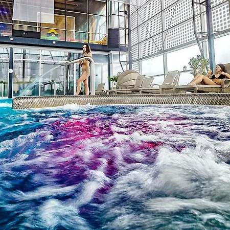 Aquacity Mountain View 4*