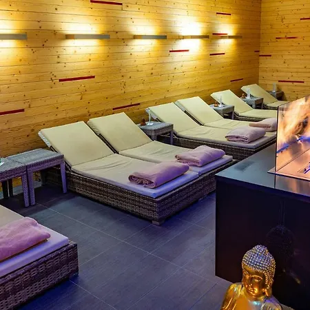 Hotel Aquacity Mountain View Poprad