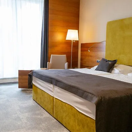 Aquacity Mountain View Hotel
