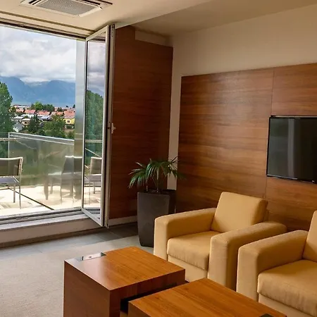 Aquacity Mountain View Hotel
