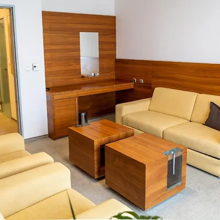 Aquacity Mountain View 4* Poprad