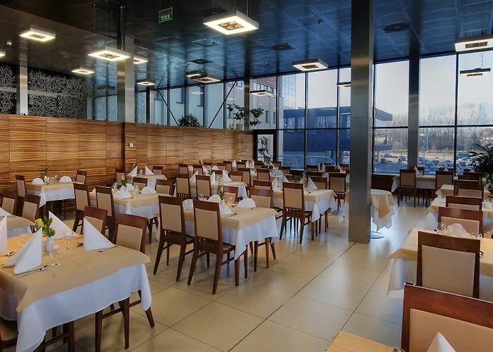 Hotel Aquacity Mountain View Poprad